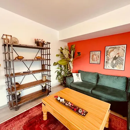 Kyrenia * Kyrenia (Northern Cyprus)