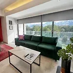 Kyrenia Apartment *